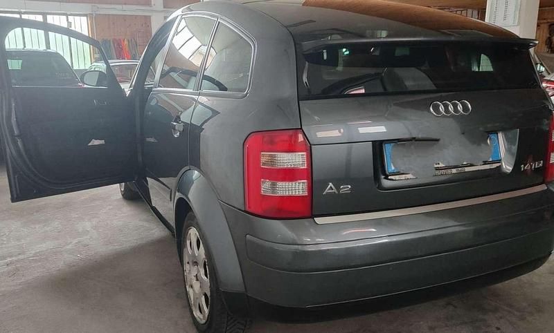 Usata Audi A2 Ambiente 75 CV (55 kW) 2005 Grigio Utilitaria