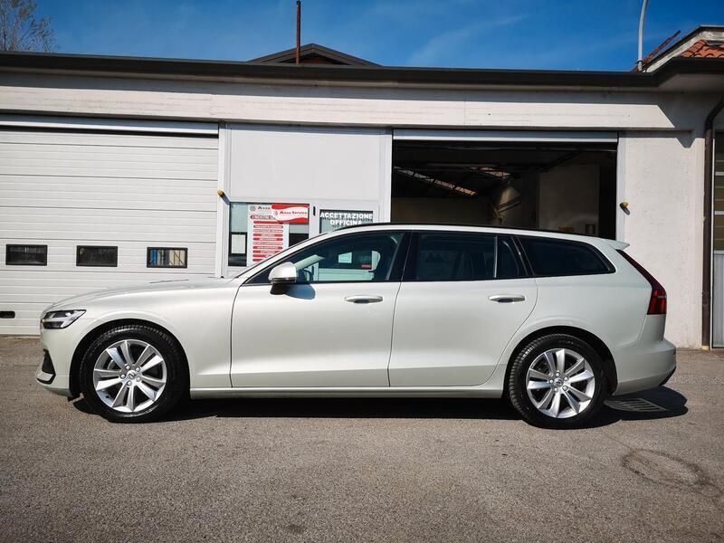 Usata Volvo V60 Business Edition 150 CV (110 kW) 2020 Grigio Station wagon
