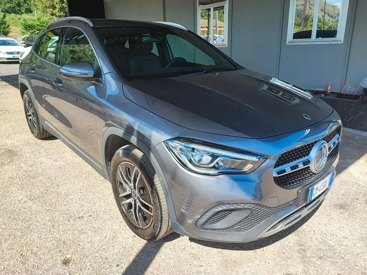 Usata Mercedes GLA200 Premium 150 CV (110 kW) 2023 Grigio SUV