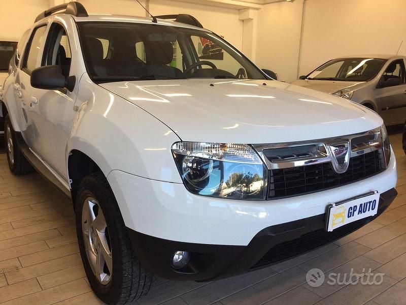 Usata Dacia Duster Lauréate 110 CV (80 kW) 2013 Bianco SUV