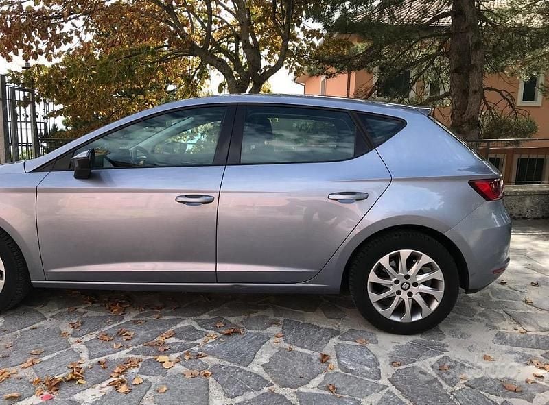 Usata Seat Leon 105 CV (77 kW) 2016 Grigio Berlina