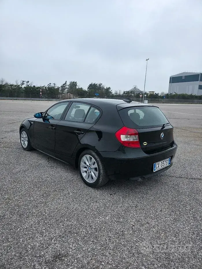 Usata BMW 120 163 CV (119 kW) 2005 Nero Utilitaria