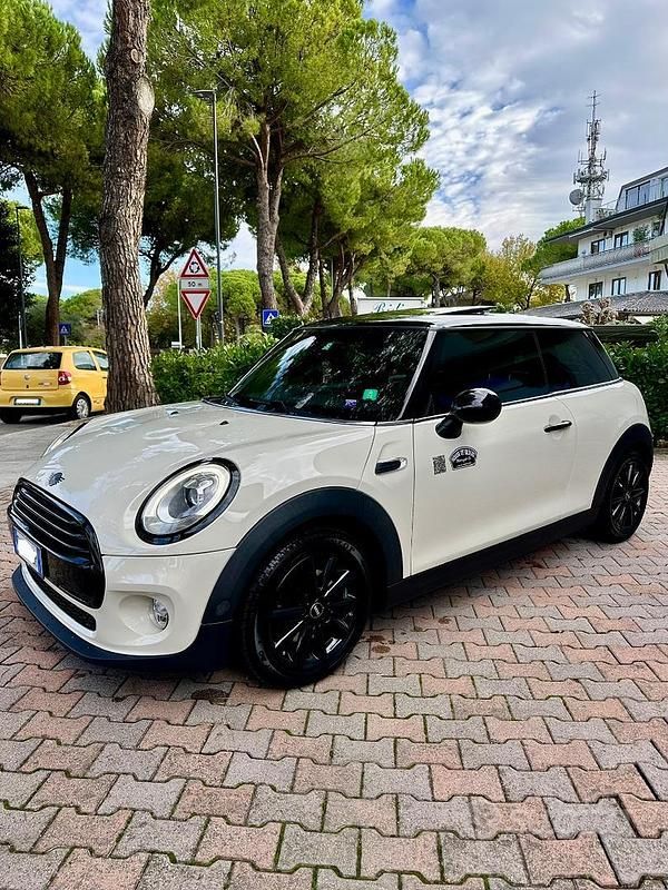 Usata Mini Cooper D 116 CV (85 kW) 2017 Bianco Utilitaria