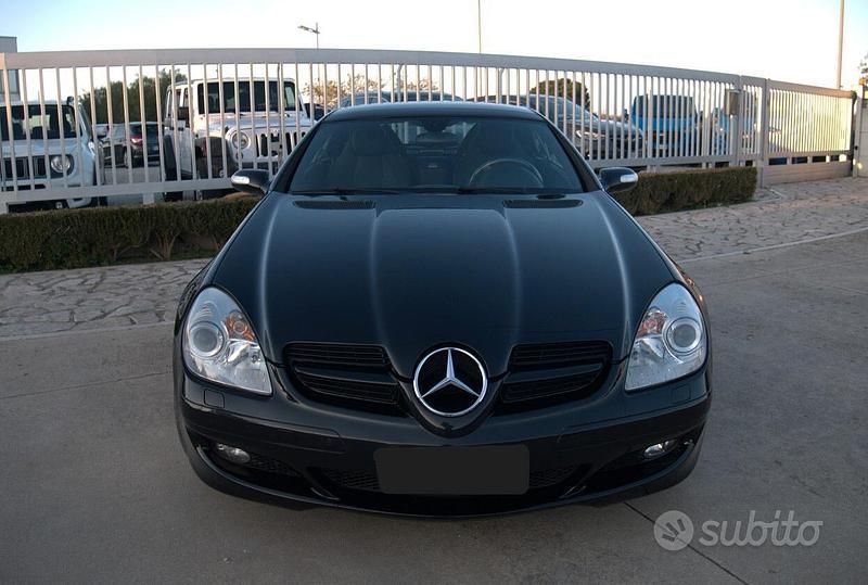 Usata Mercedes SLK280 231 CV (169 kW) 2007 Nero Cabrio