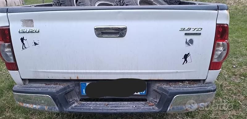 Usata Isuzu D-Max 131 CV (96 kW) 2011 Bianco Pick-up