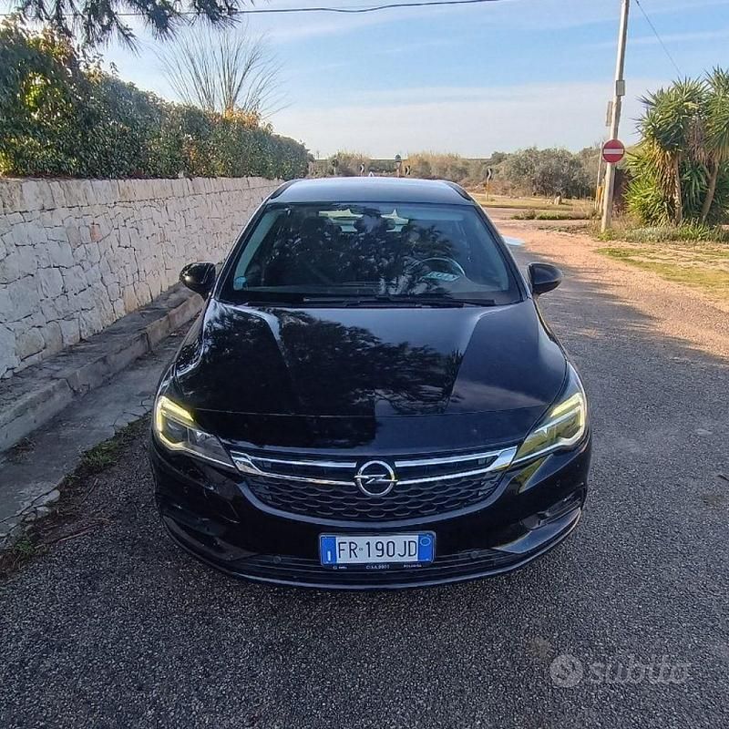 Usata Opel Astra Business 110 CV (80 kW) 2018 Nero Station wagon
