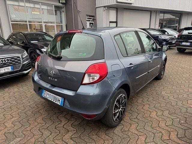 Usata Renault Clio II 75 CV (55 kW) 2011 Grigio Berlina