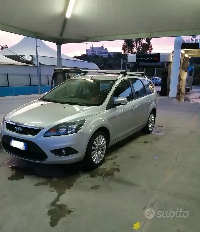 Usata Ford Focus 90 CV (66 kW) 2008 Grigio Station wagon