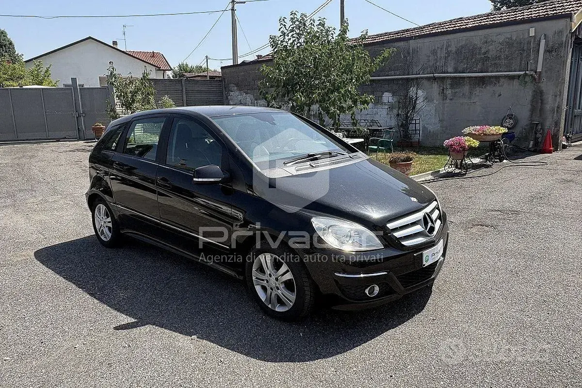 Usata Mercedes B180 Premium 109 CV (80 kW) 2010 Nero Monovolume