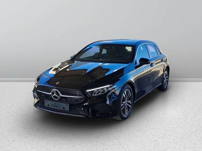 Nero notte Nuova 2026 Mercedes A180 Berlina | 32.800 € (Super prezzo) - Immagine 1/4