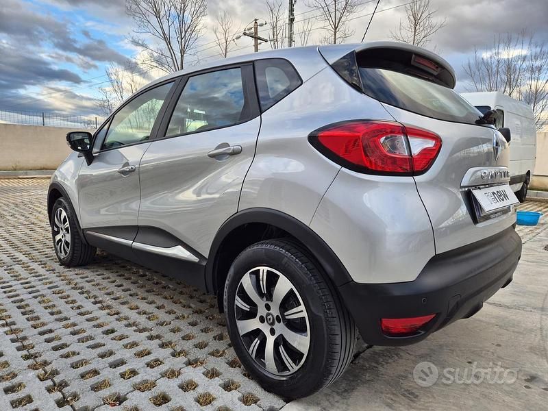 Occasion Renault Captur 90 ch (66 kW) 2017 Gris SUV