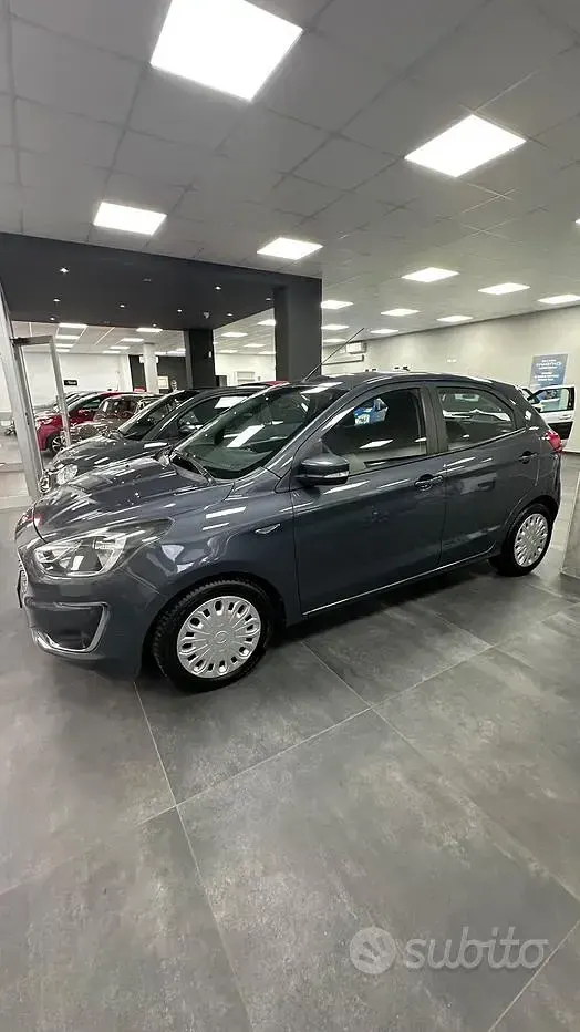 Usata Ford Ka 71 CV (52 kW) 2018 Grigio Berlina