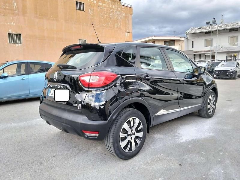 Usata Renault Captur 90 CV (66 kW) 2017 Nero SUV