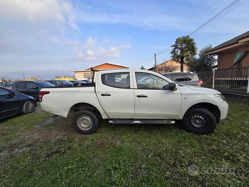 Usata Mitsubishi L200 2015 Bianco Pick-up