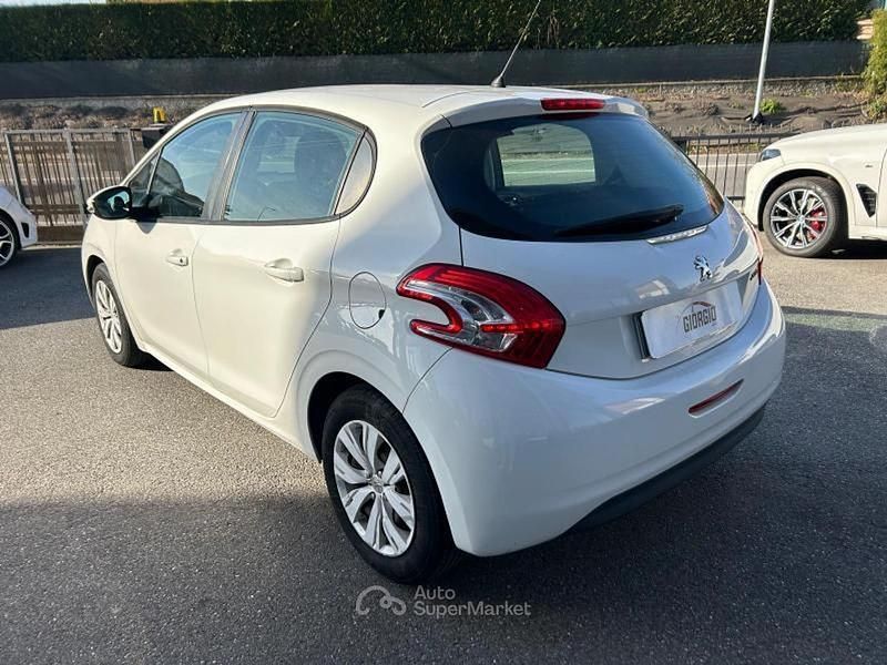 Usata Peugeot 208 Active 68 CV (50 kW) 2014 Bianco Utilitaria