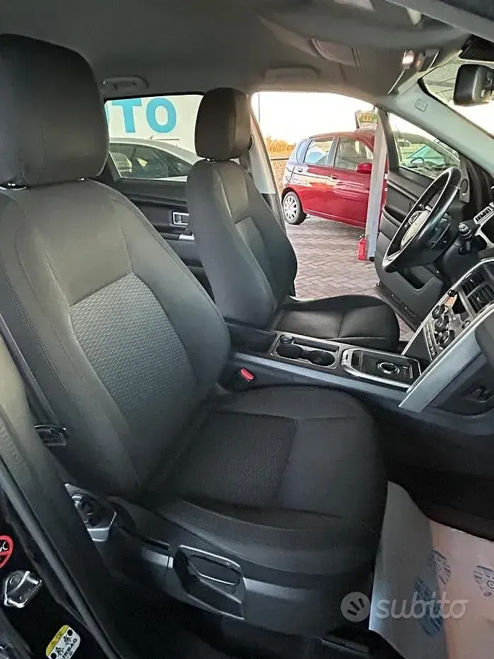 Usata Land Rover Discovery Sport SE 150 CV (110 kW) 2017 Nero SUV