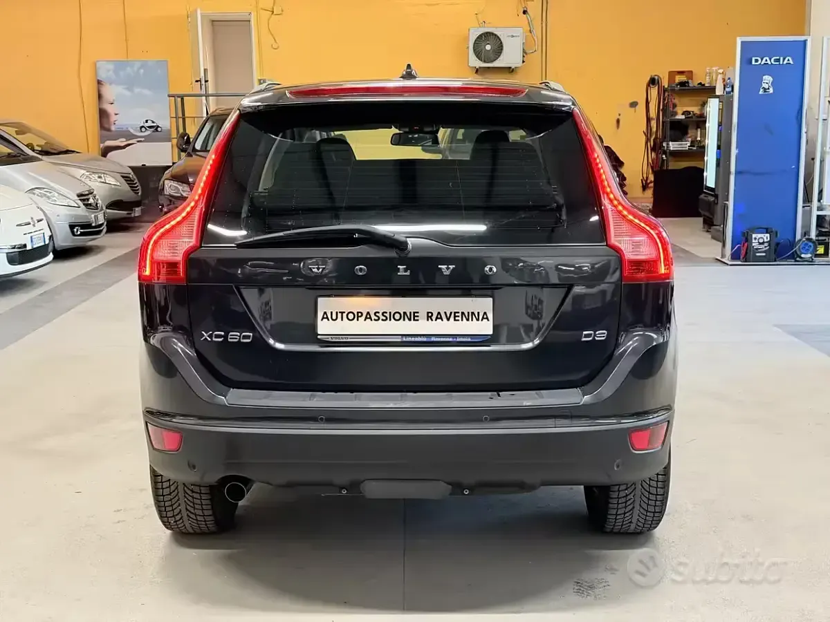 Occasion Volvo XC60 R-Design 163 ch (119 kW) 2012 Gris SUV