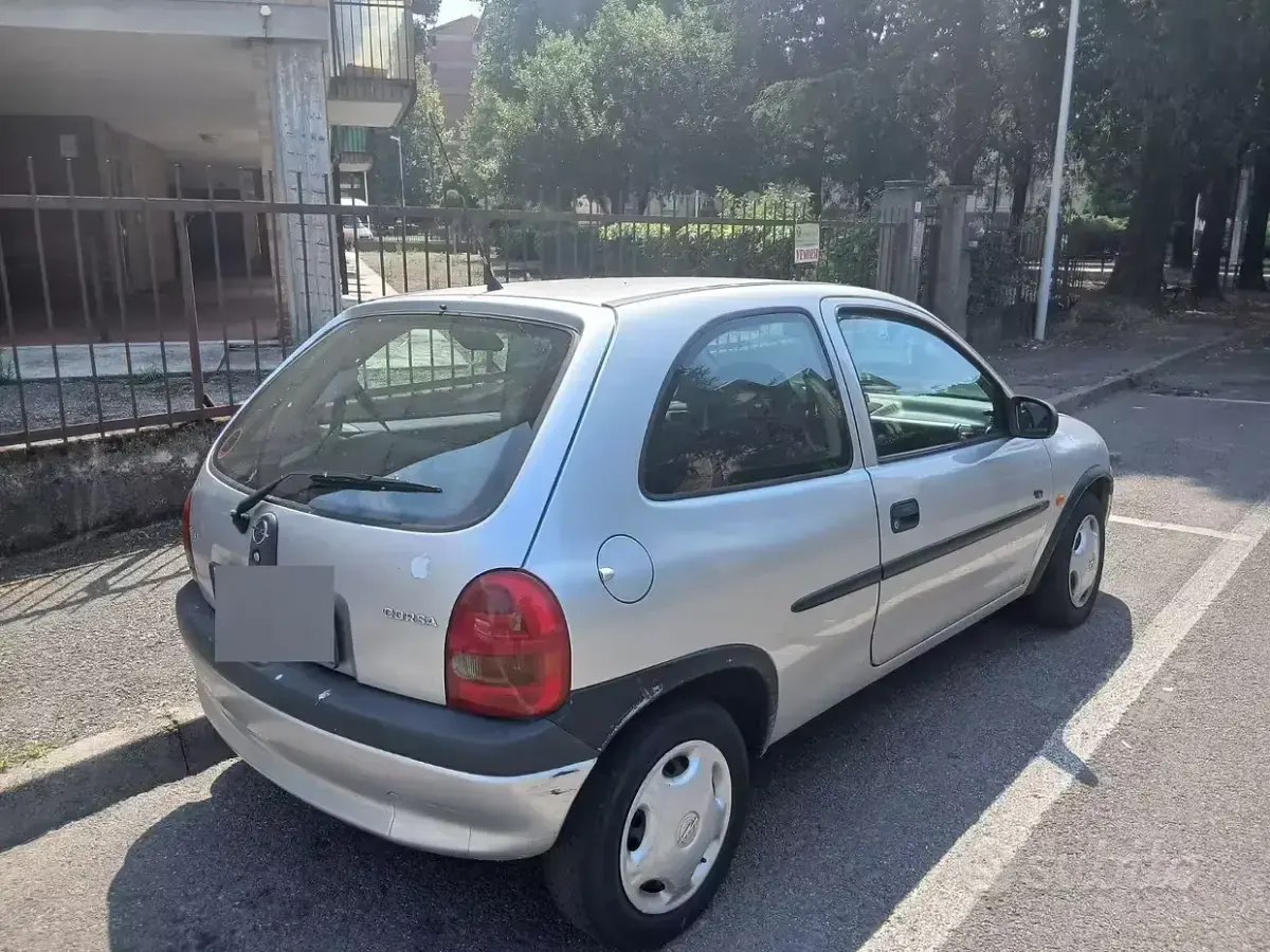 Usata Opel Corsa 45 CV (33 kW) 1997 Giallo Utilitaria