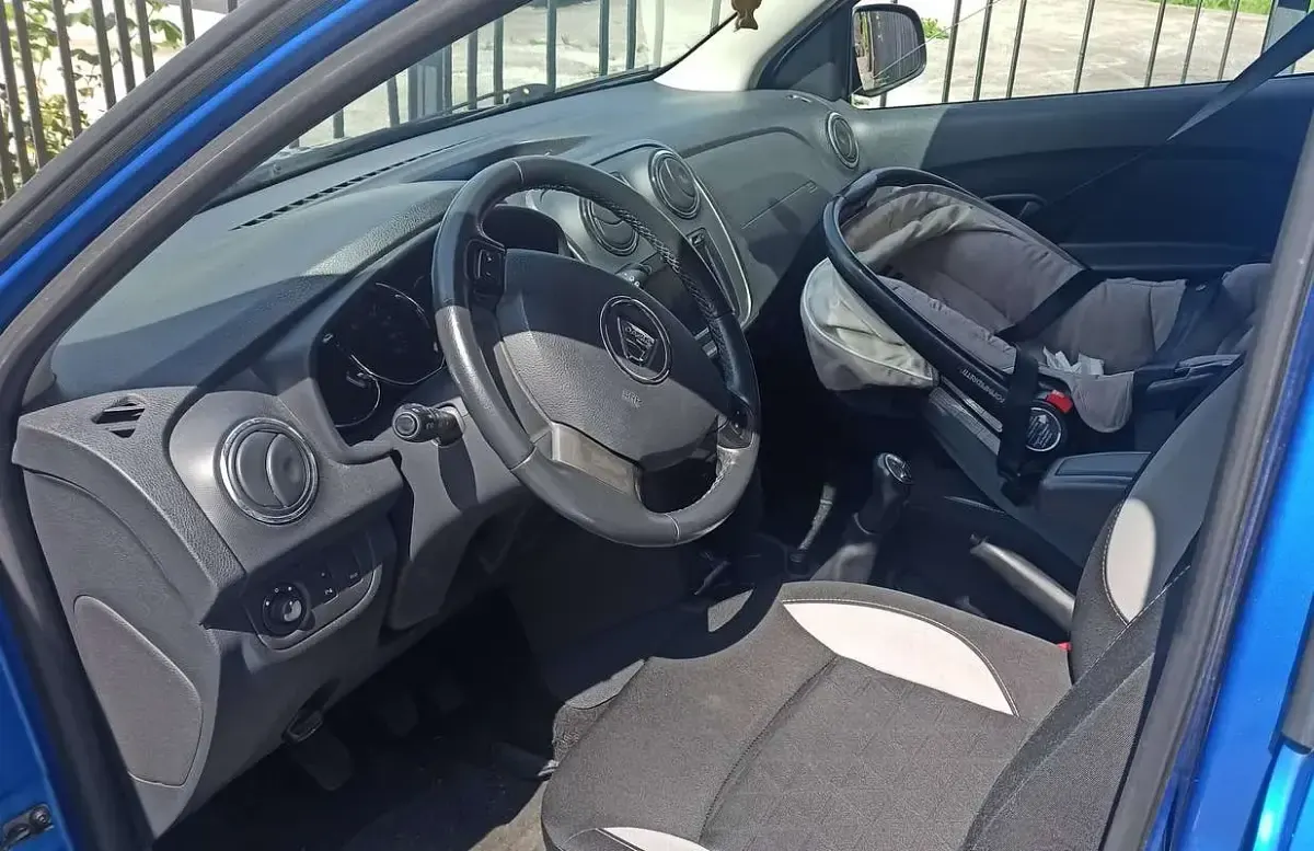 Usata Dacia Sandero Stepway 90 CV (66 kW) 2014 Blu/azzurro Berlina