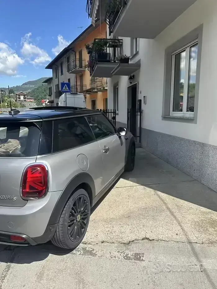 Usata Mini Cooper SE 75 kW (102 CV) 2022 Grigio Utilitaria