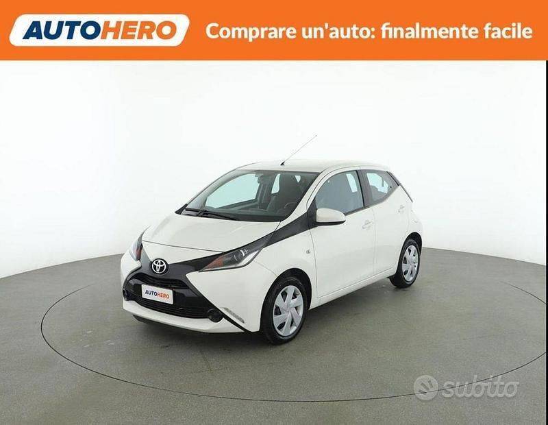 Usata Toyota Aygo X-play 69 CV (50 kW) 2016 Bianco Utilitaria