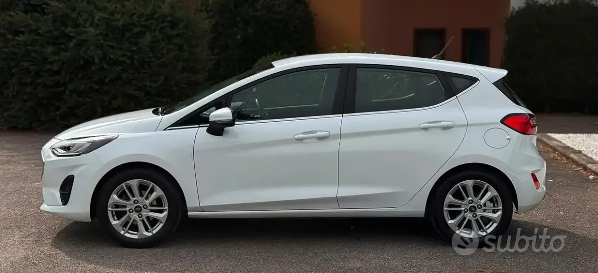 Usata Ford Fiesta Titanium 125 CV (91 kW) 2023 Bianco Utilitaria