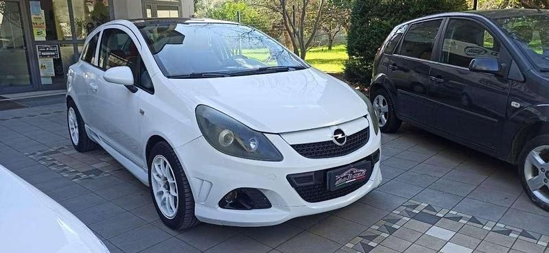 Usata Opel Corsa Sport 91 CV (66 kW) 2009 Bianco Utilitaria