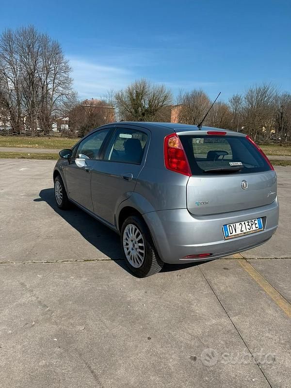 Usata Fiat Grande Punto 77 CV (56 kW) 2009 Grigio Utilitaria