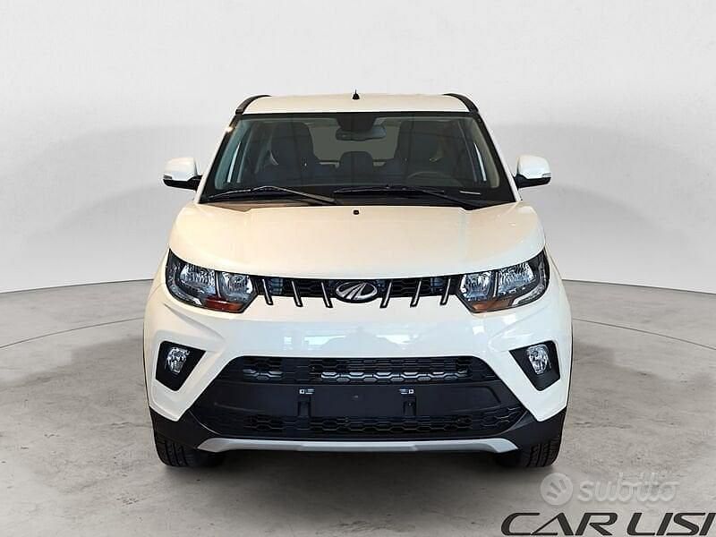 Nuova Mahindra KUV100 87 CV (63 kW) 2025 SUV