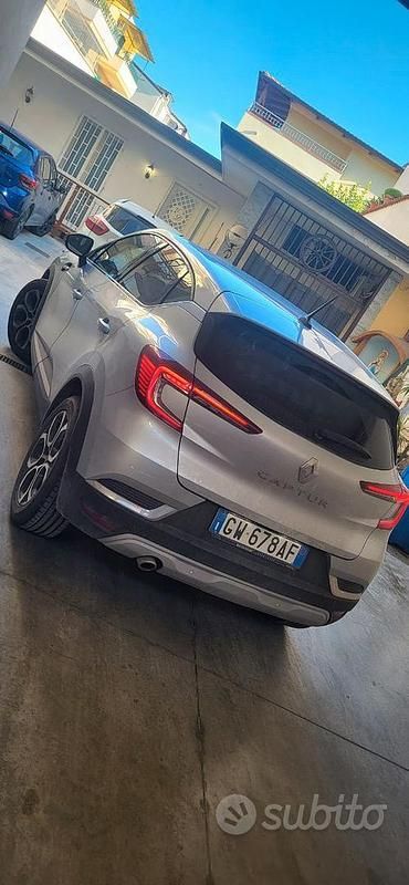 Usata Renault Captur 100 CV (73 kW) 2021 Grigio SUV