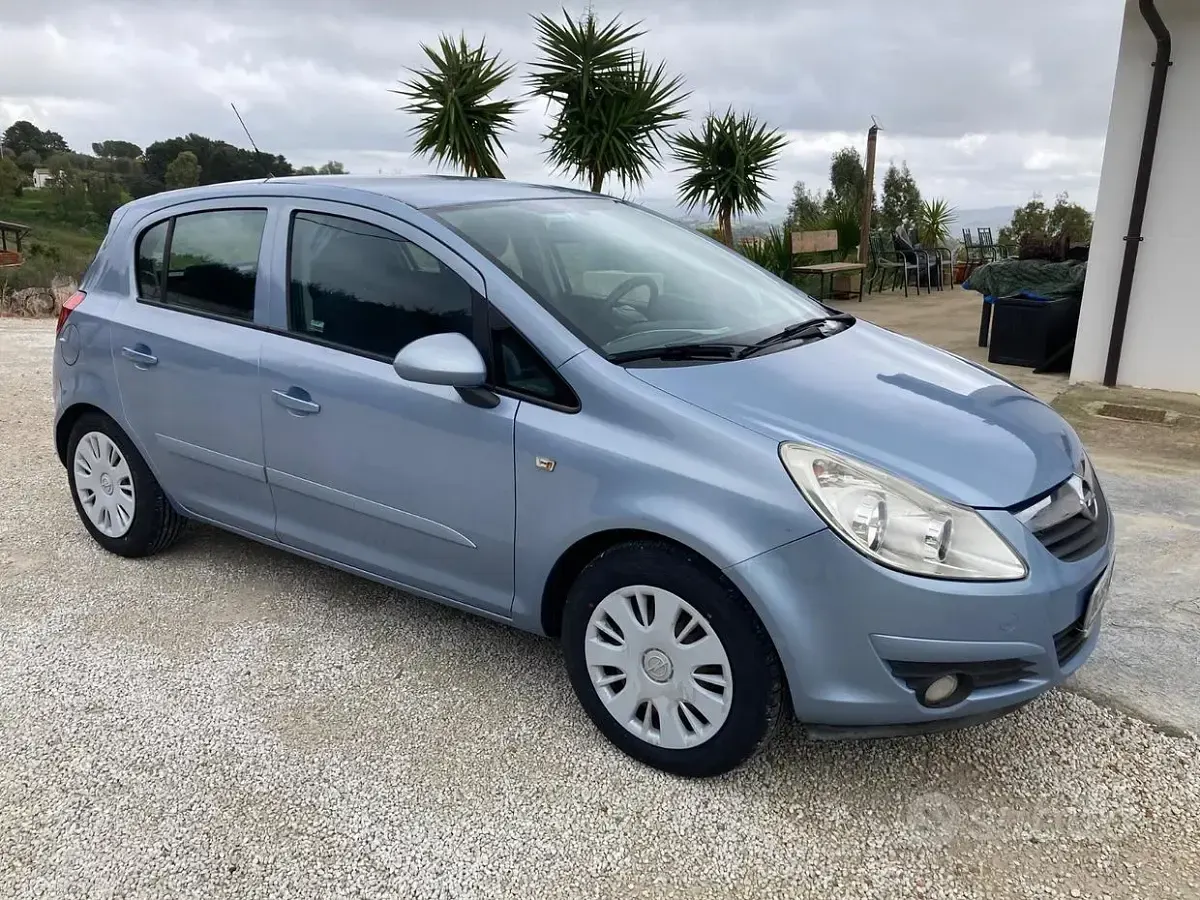 Usata Opel Corsa 75 CV (55 kW) 2007 Blu Utilitaria