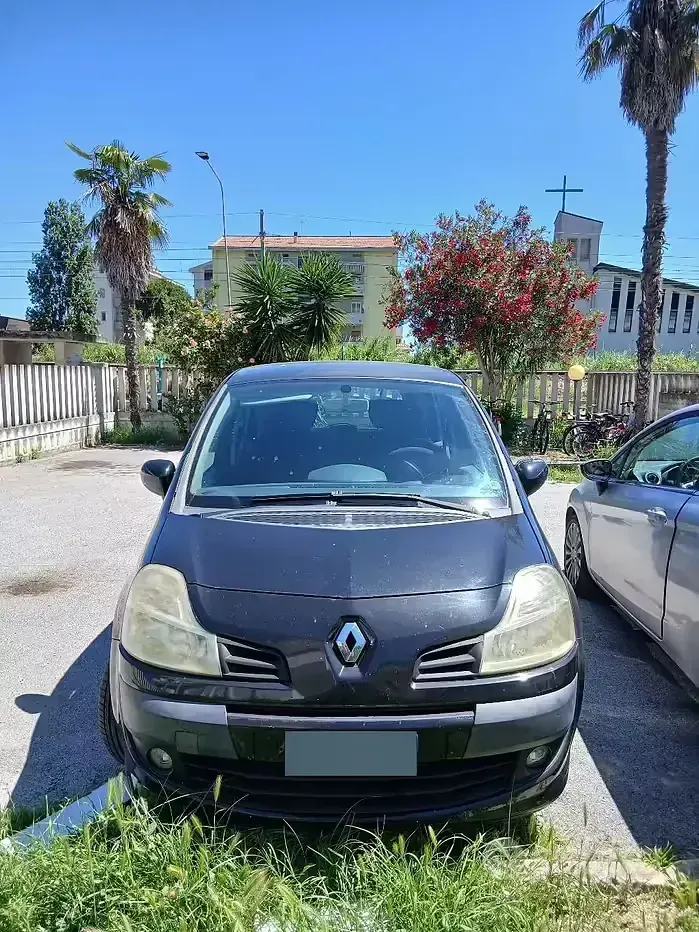 Usata Renault Modus 68 CV (50 kW) 2008 Nero Monovolume
