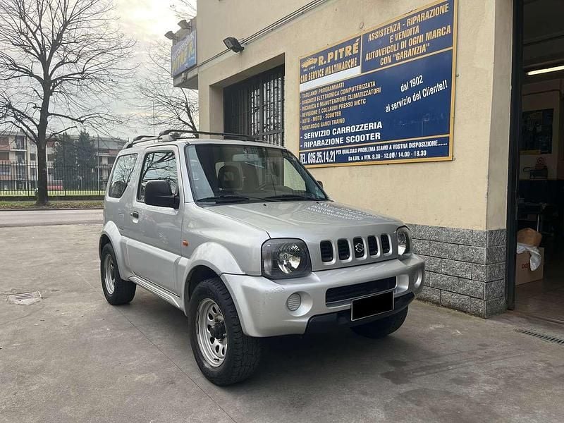 Usata Suzuki Jimny 82 CV (60 kW) 2003 Argento SUV