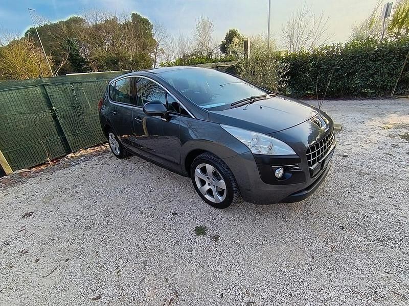 Usata Peugeot 3008 Premium 110 CV (80 kW) 2010 Grigio Station wagon