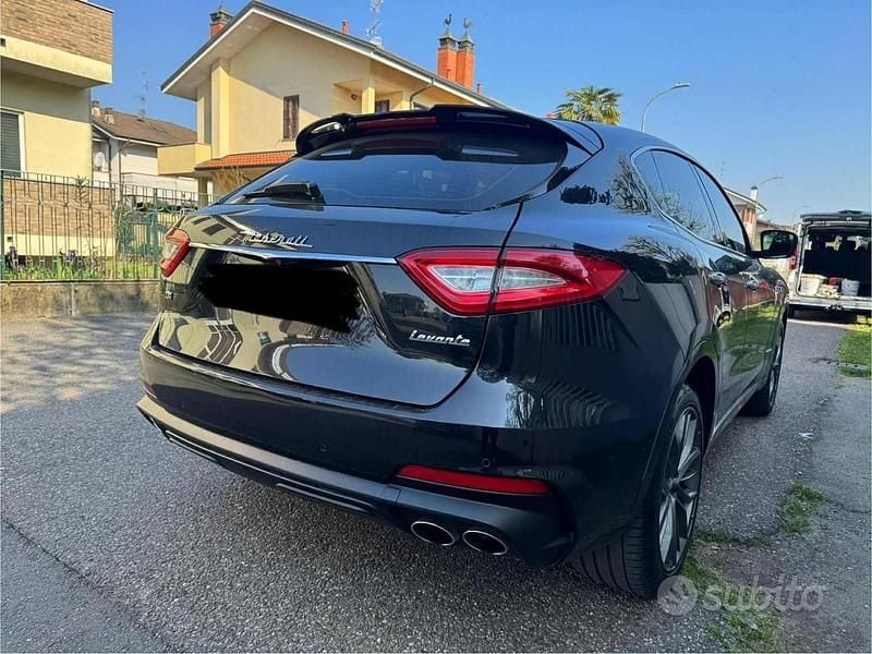 Usata Maserati Levante 275 CV (202 kW) 2020 Nero SUV