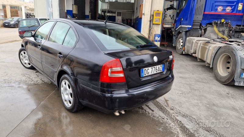 Usata Skoda Octavia Elegance 140 CV (102 kW) 2007 Nero Berlina