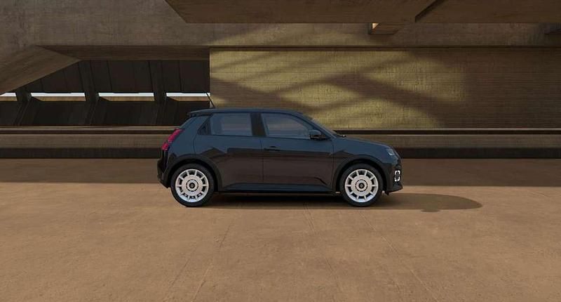 Nuova Renault R5 Urban 69 kW (95 CV) 2025 Nero etoile Utilitaria