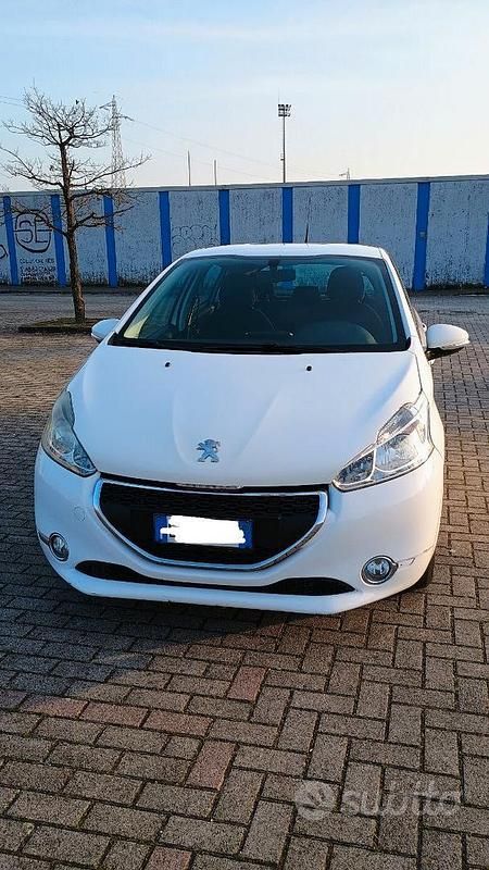 Usata Peugeot 208 68 CV (50 kW) 2012 Bianco Utilitaria