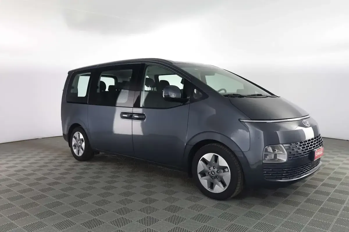 Usata Hyundai Staria 177 CV (130 kW) 2023 Graphite gray Monovolume