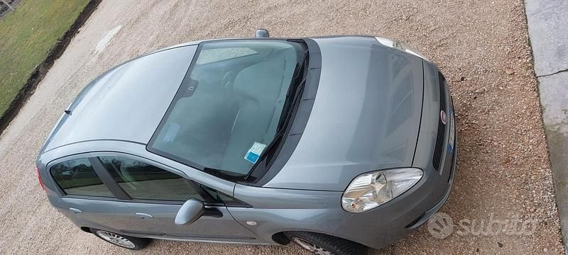 Usata Fiat Grande Punto Dynamic 78 CV (57 kW) 2005 Grigio Utilitaria