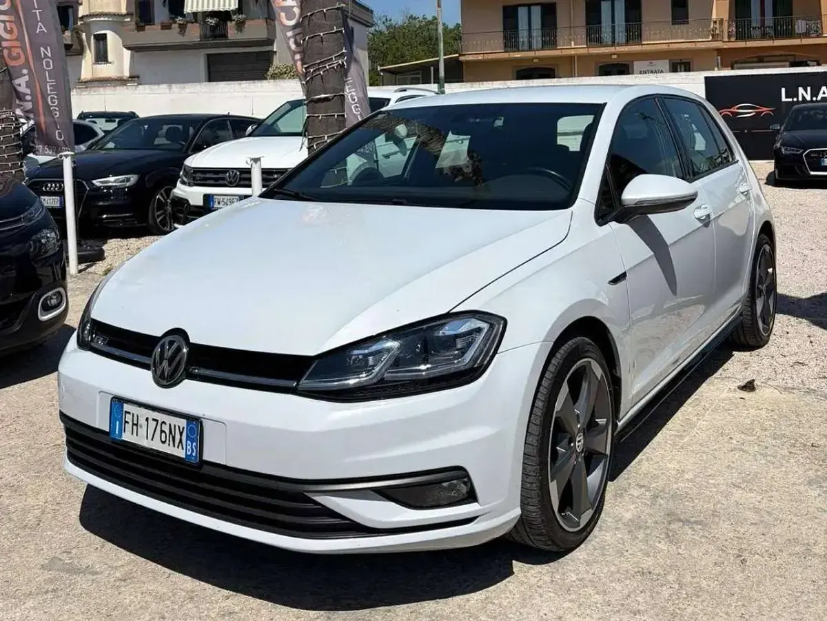 Usata VW Golf VII Highline 116 CV (85 kW) 2017 Grigio Berlina