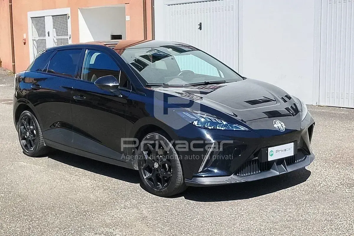 Usata MG MG4 EV Luxury 67 kW (92 CV) 2023 Nero Utilitaria