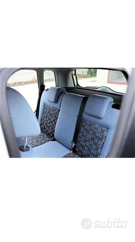 Usata Ford Fusion 68 CV (50 kW) 2005 Grigio Utilitaria
