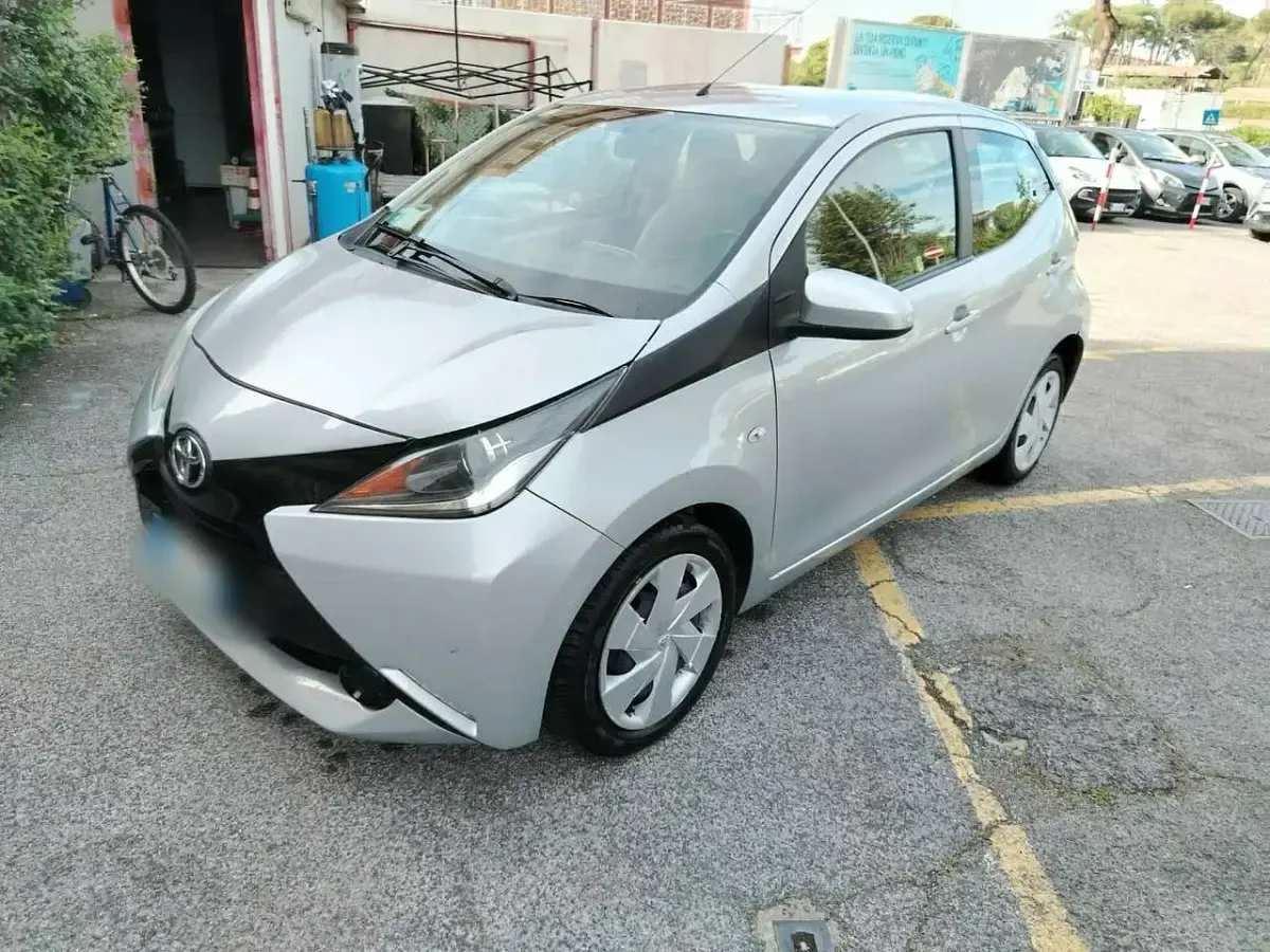 Brugt Toyota Aygo Cool 69 HK (50 kW) 2015 Grå Hatchback