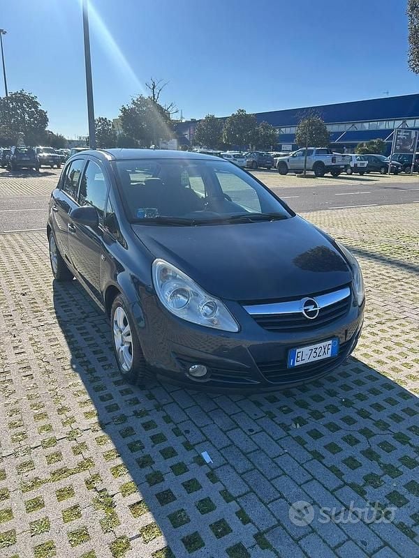 Usata Opel Corsa 2009 Grigio Utilitaria