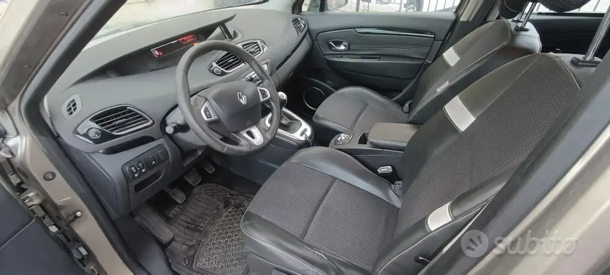 Usata Renault Scénic III XMOD 110 CV (80 kW) 2012 Monovolume