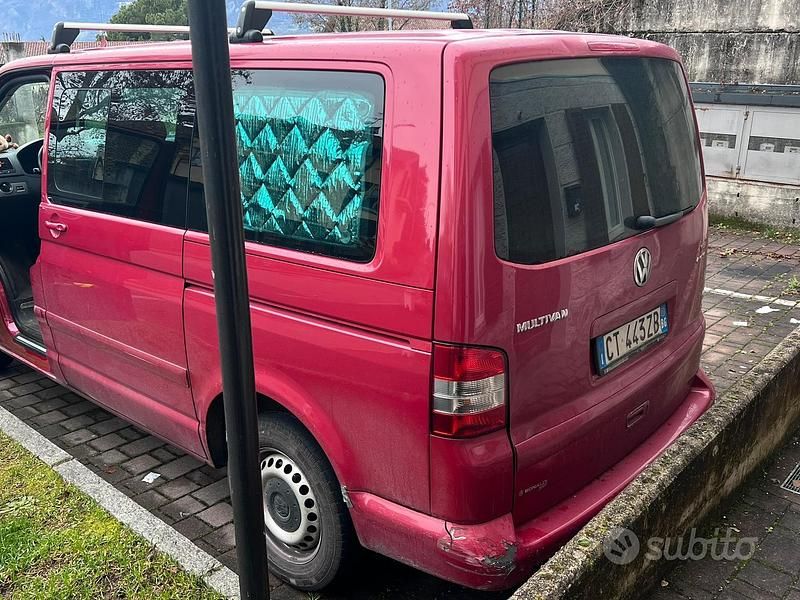 Usata VW T5 Highline 174 CV (127 kW) 2005 Rosso Furgone