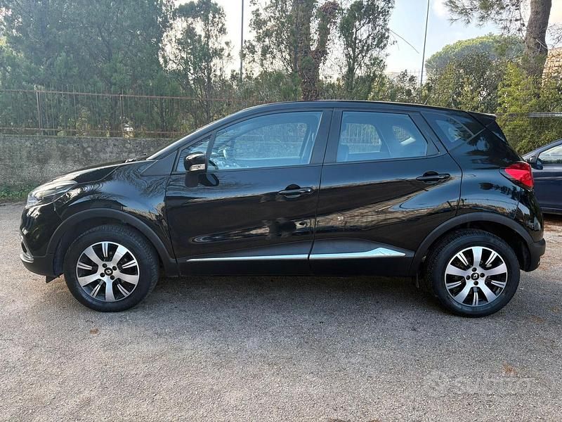 Usata Renault Captur 90 CV (66 kW) 2017 Nero SUV