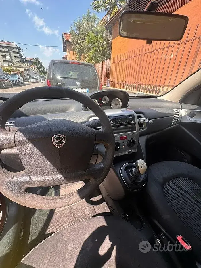 Usata Lancia Ypsilon 80 CV (58 kW) 2009 Rosso Utilitaria