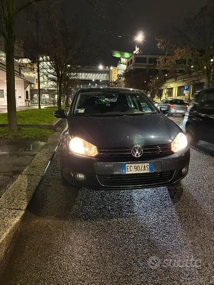 Usata VW Golf VI 122 CV (89 kW) 2010 Blu Utilitaria